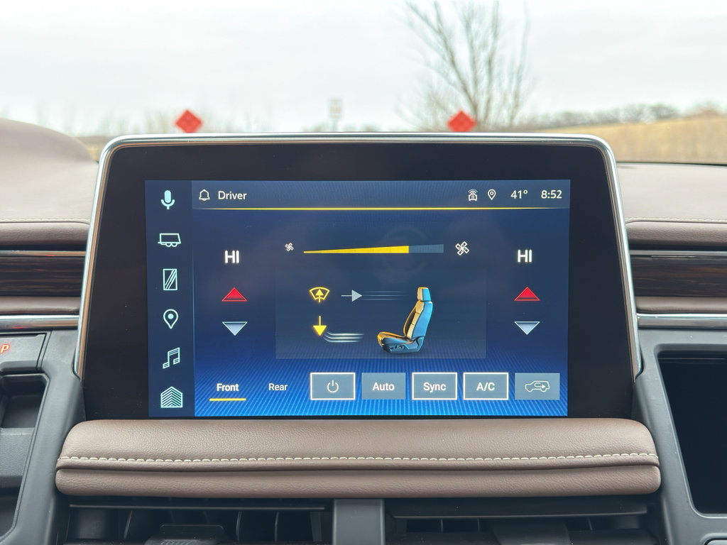 Used 2023 Chevrolet Suburban High Country image 27