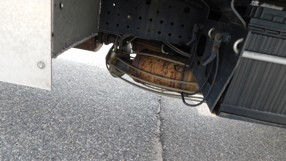 Used 2020 Isuzu NPR image 25