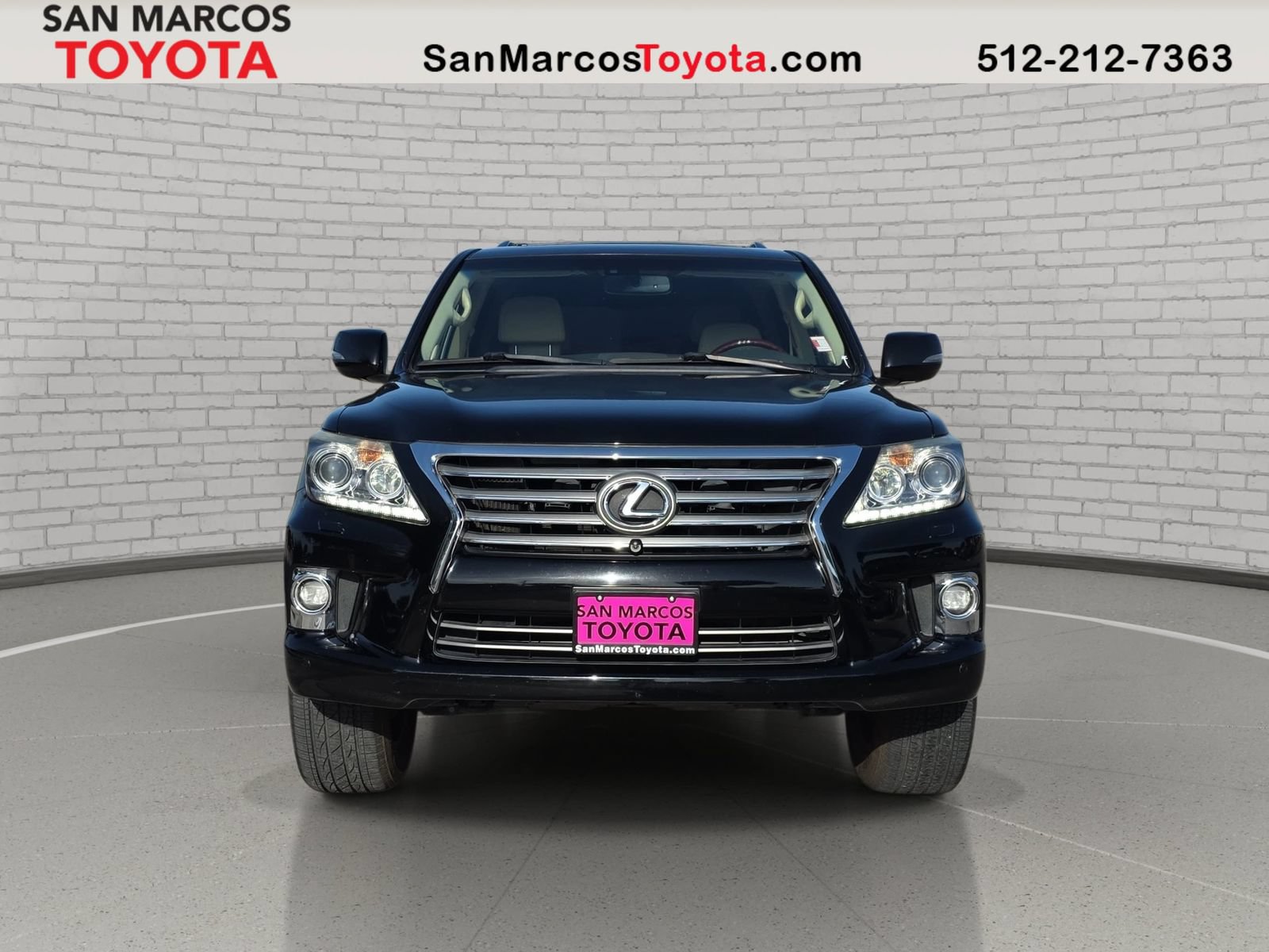 Used 2015 Lexus LX 570 4WD w/ Luxury Package image 2