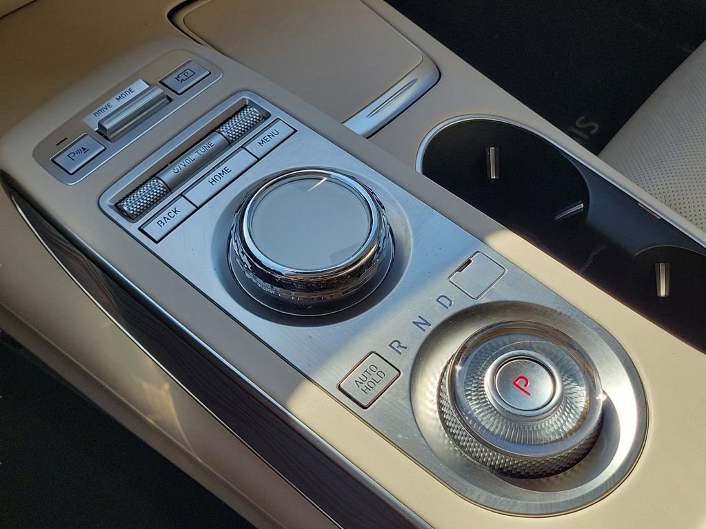 Used 2024 Genesis GV70 2.5T w/ Advanced Package image 28