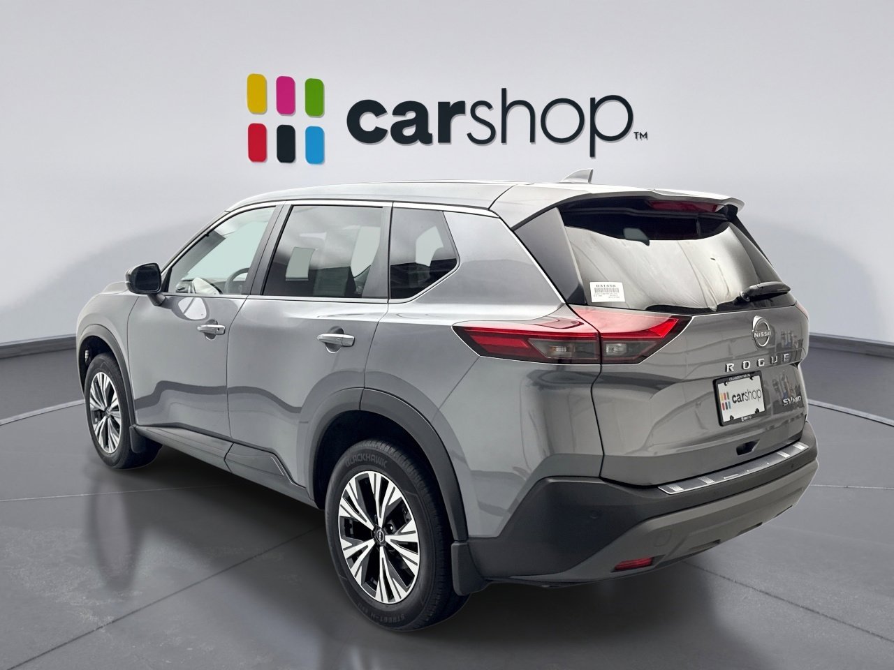 Used 2023 Nissan Rogue SV image 3