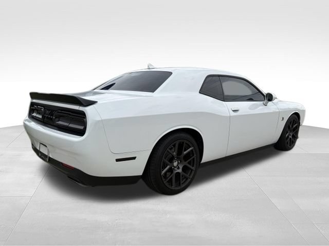 Used 2016 Dodge Challenger R/T Scat Pack w/ Leather Interior Group RWD image 16