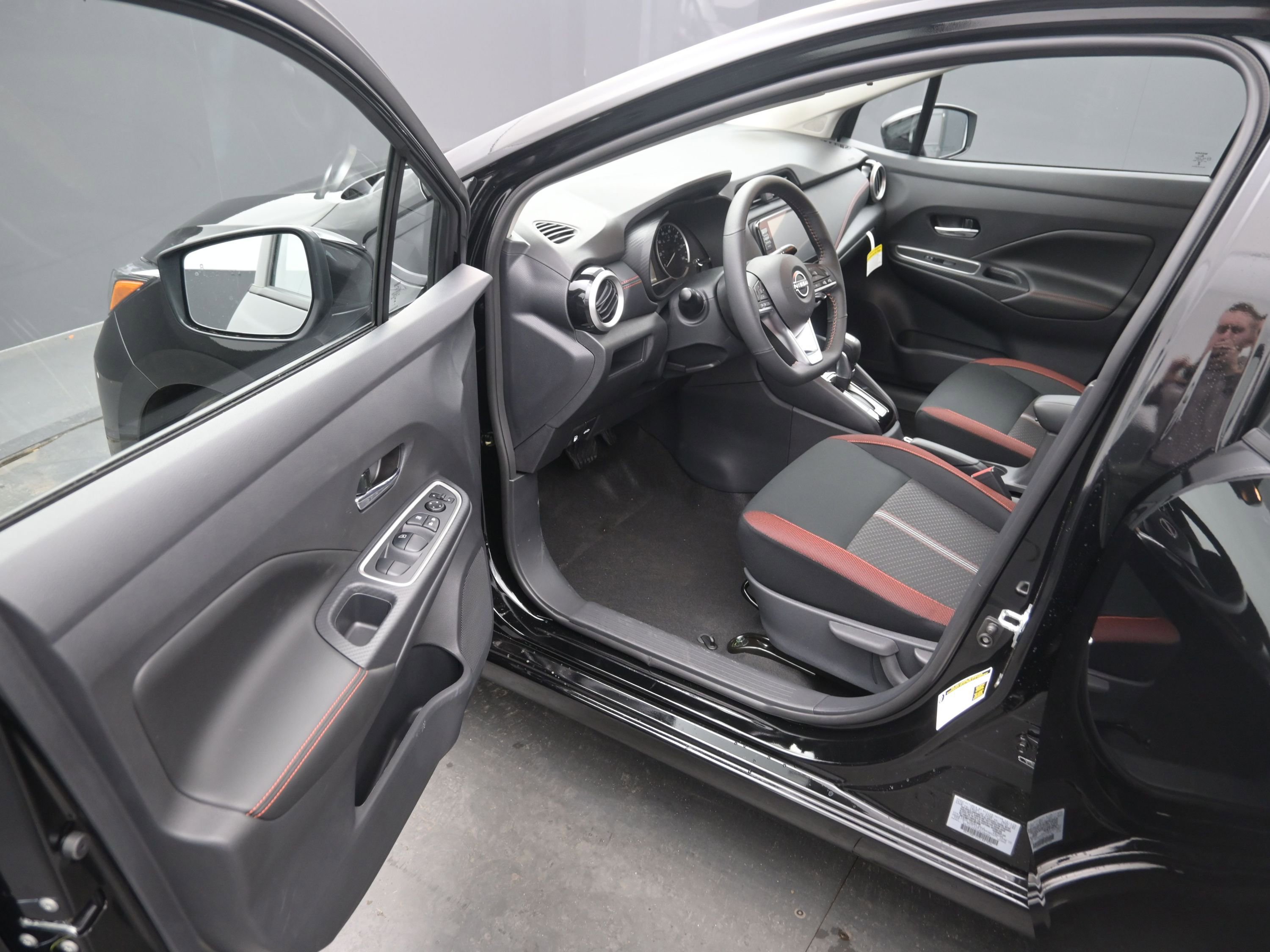 New 2025 Nissan Versa SR image 10