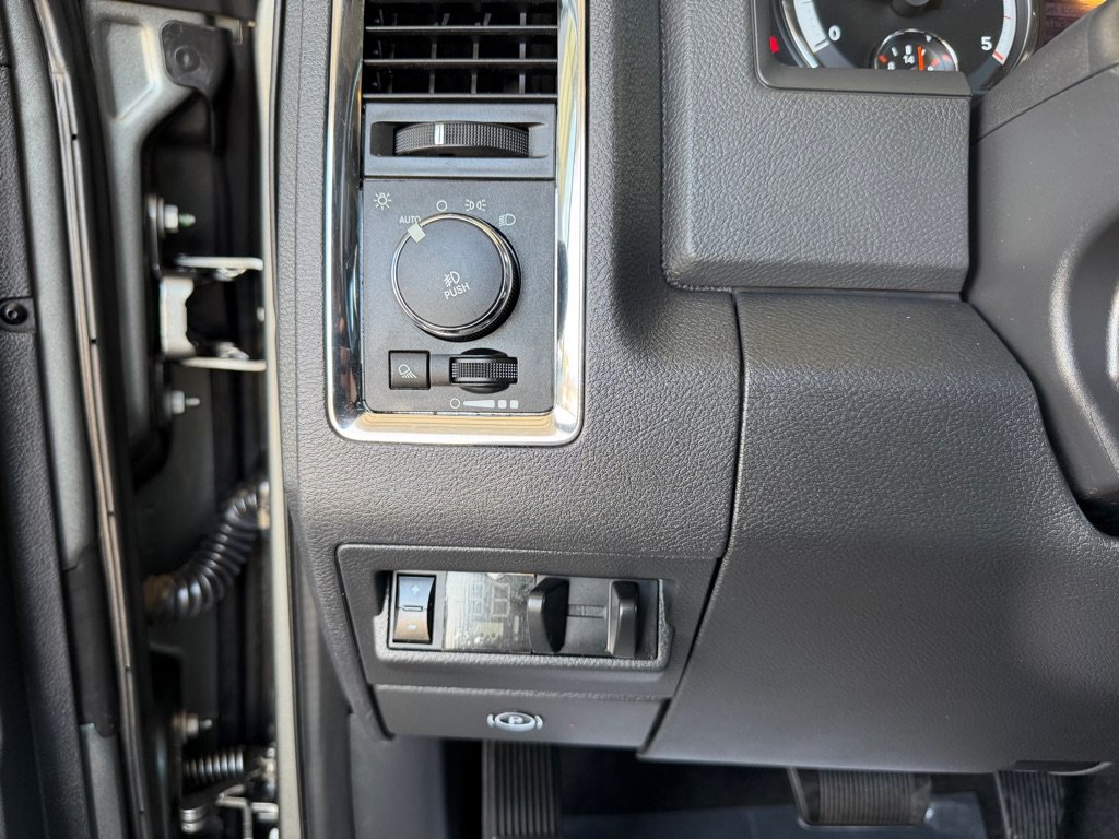 Used 2012 RAM 3500 Laramie RWD image 18