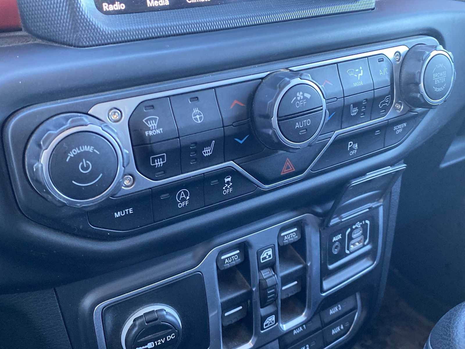 Used 2018 Jeep Wrangler Unlimited Rubicon image 11