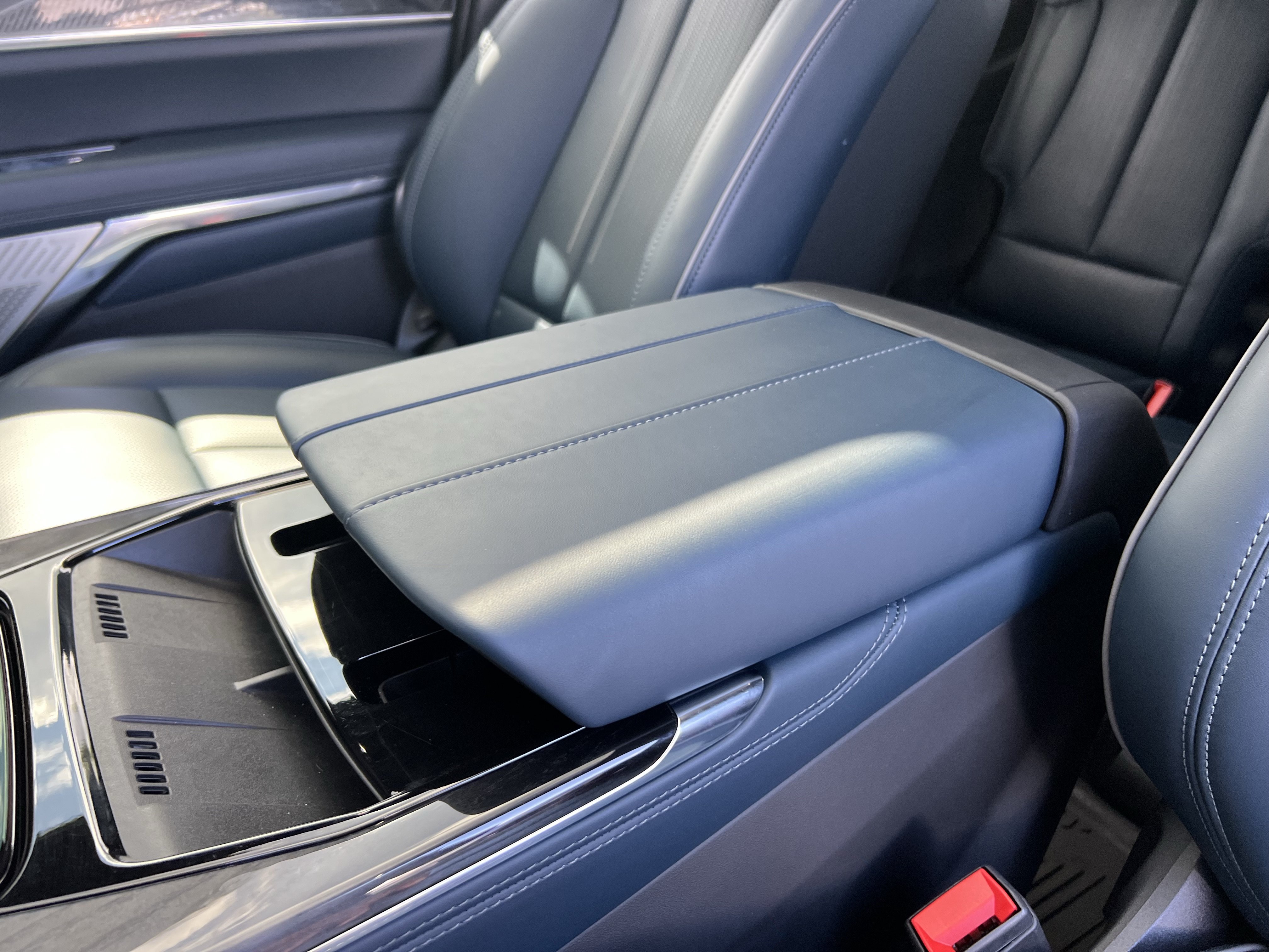 Used 2025 Cadillac Escalade IQ Sport 2 AWD/4WD image 38