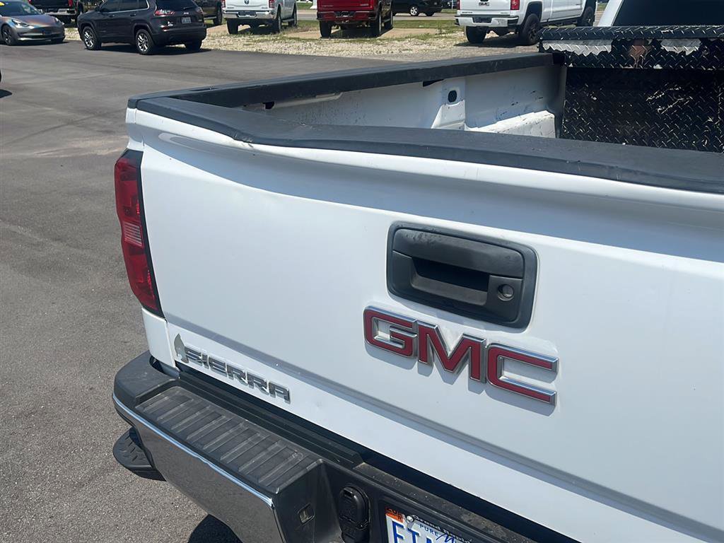 Used 2015 GMC Sierra 3500 SLE w/ SLE Preferred Package AWD/4WD image 4