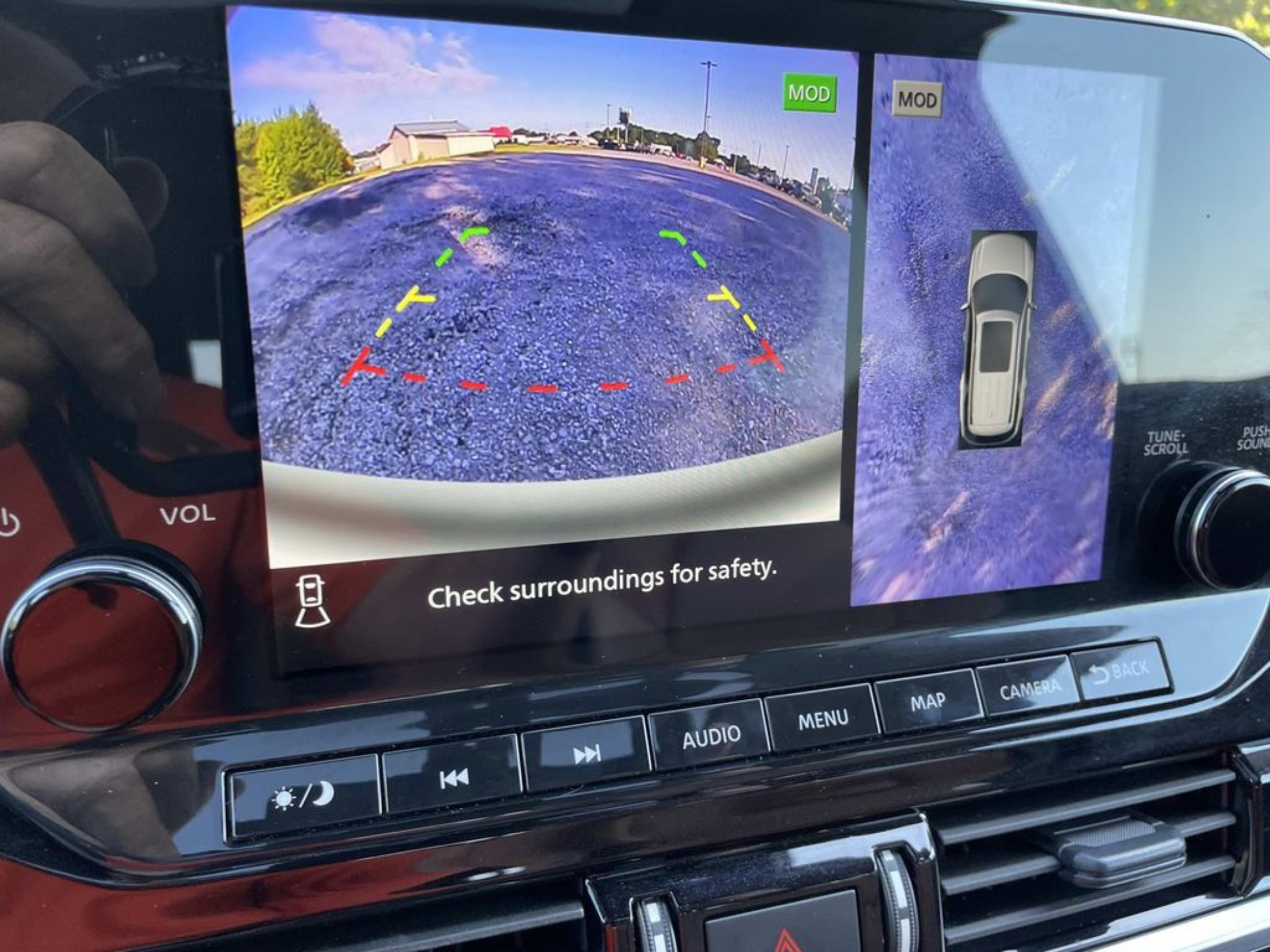 Used 2025 Nissan Pathfinder Platinum w/ Cargo Package FWD image 32