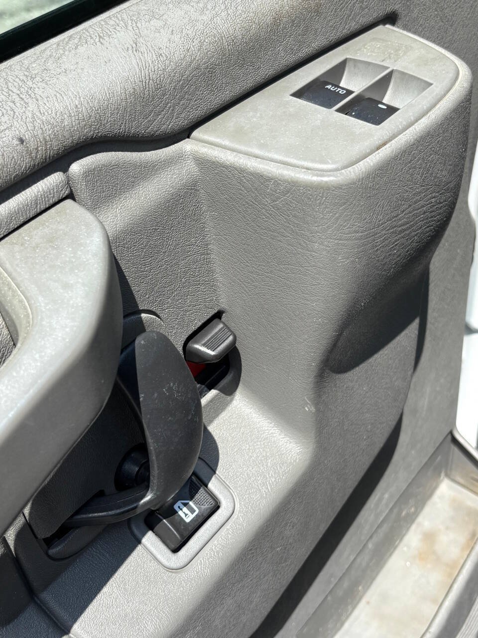 Used 2017 Chevrolet Express 2500 RWD image 25