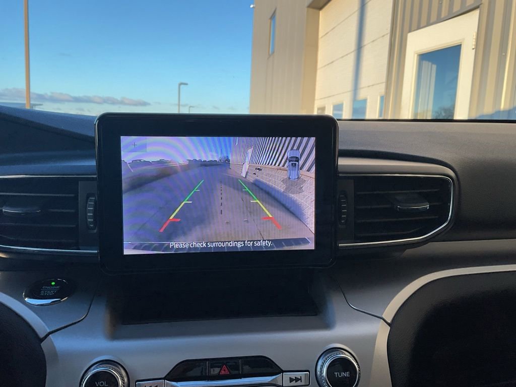 Used 2021 Ford Explorer XLT w/ Equipment Group 202A image 25