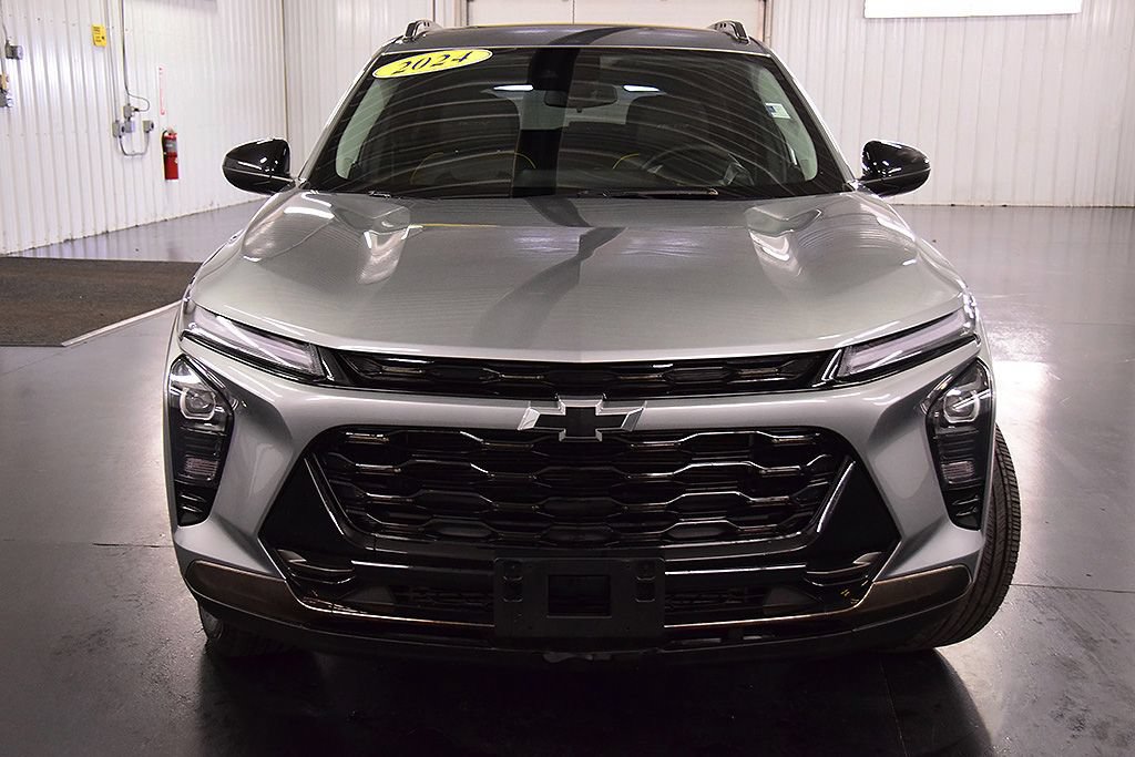 Used 2024 Chevrolet Trax ACTIV w/ Driver Confidence Package FWD image 2