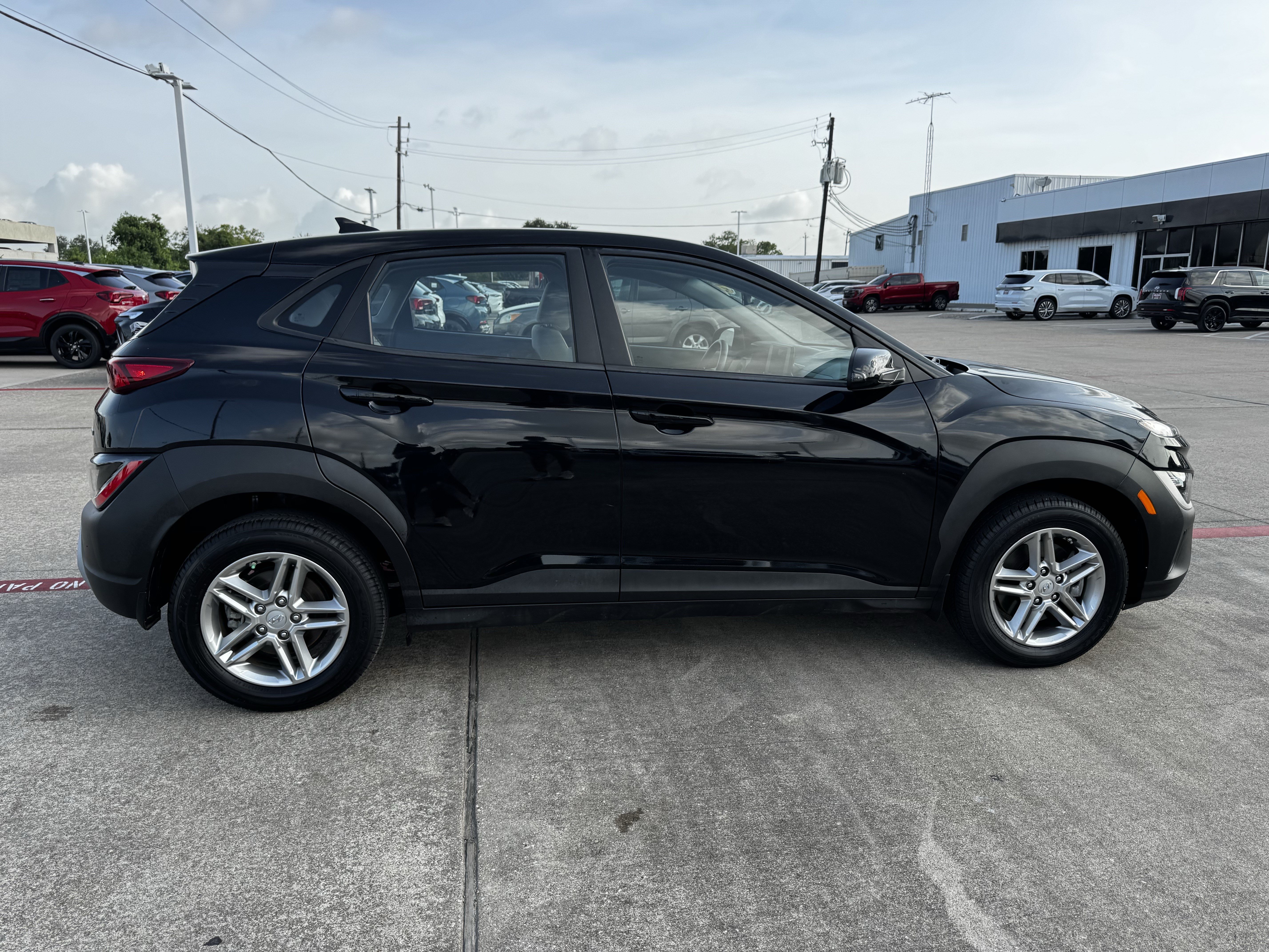 Used 2023 Hyundai Kona SE AWD/4WD image 7