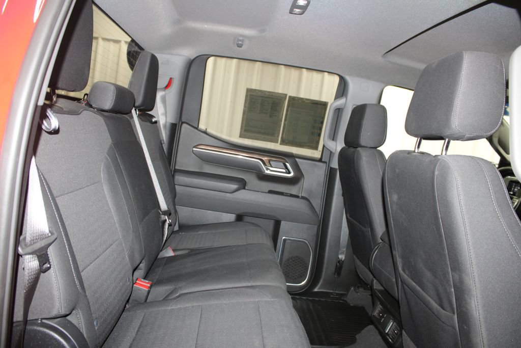 Used 2025 Chevrolet Silverado 1500 LT AWD/4WD image 31