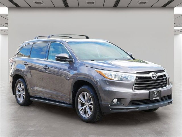 Used 2015 Toyota Highlander XLE image 1
