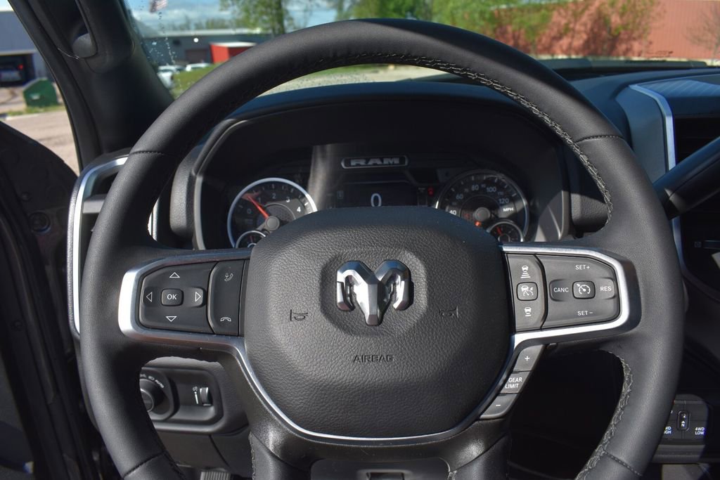 Used 2025 RAM 2500 Big Horn AWD/4WD image 33