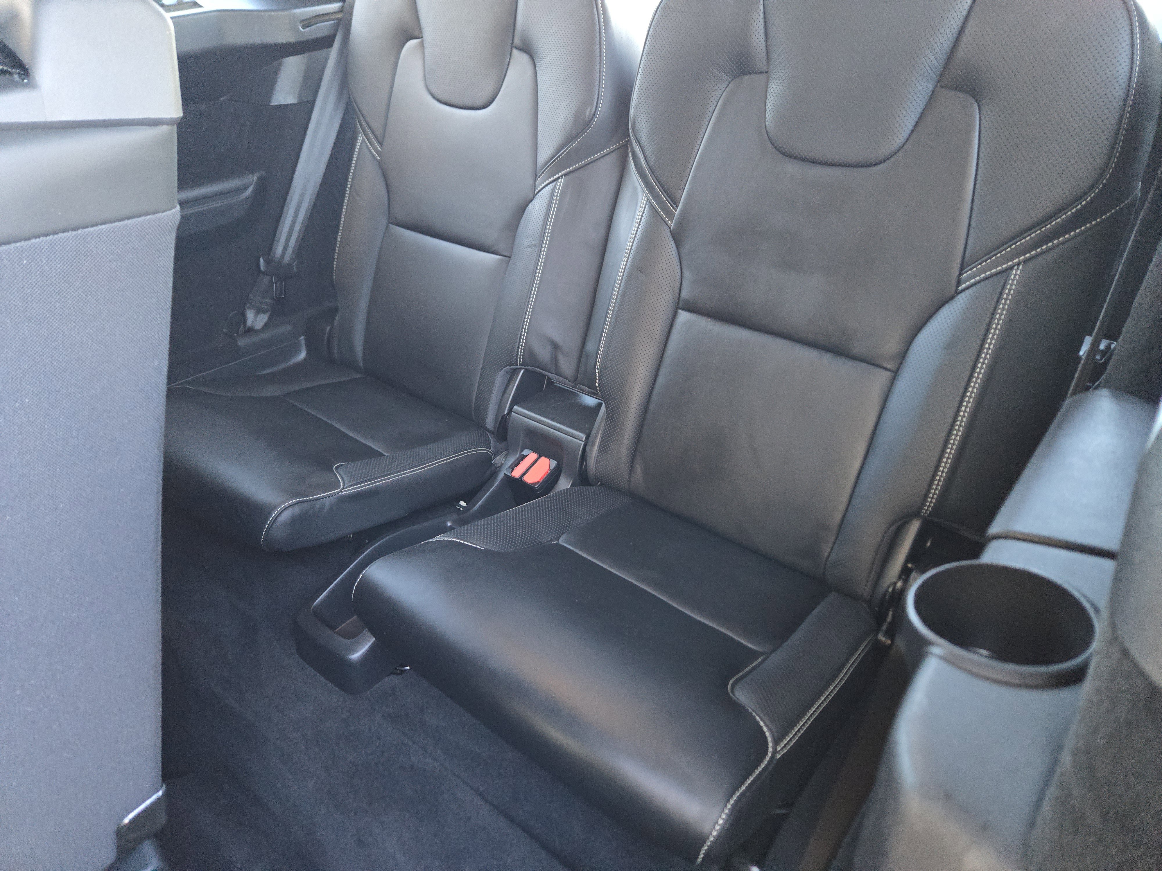 Used 2020 Volvo XC90 T6 R-Design image 40