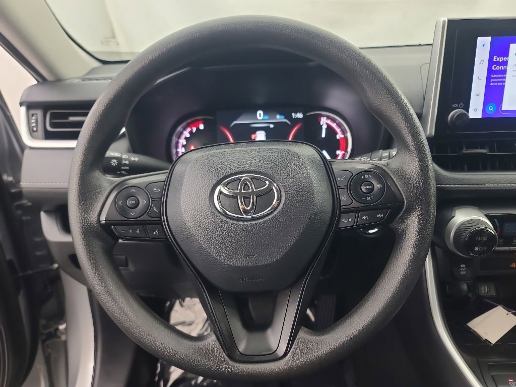 Used 2025 Toyota RAV4 XLE AWD/4WD image 32