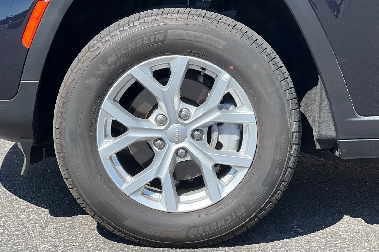 Used 2023 Jeep Grand Cherokee Limited w/ Trailer Tow Prep Group (B) AWD/4WD image 13