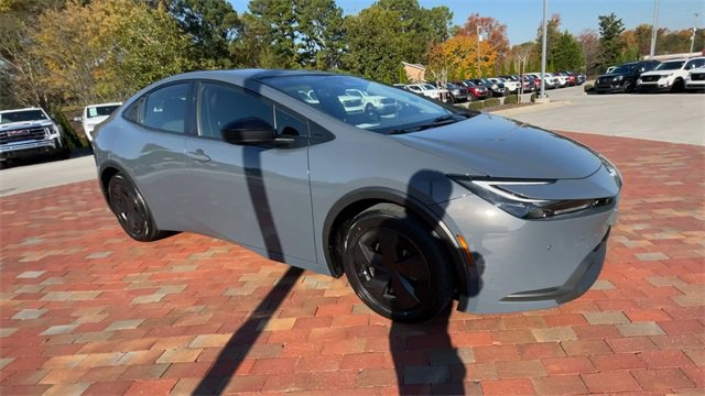 Used 2023 Toyota Prius LE image 3