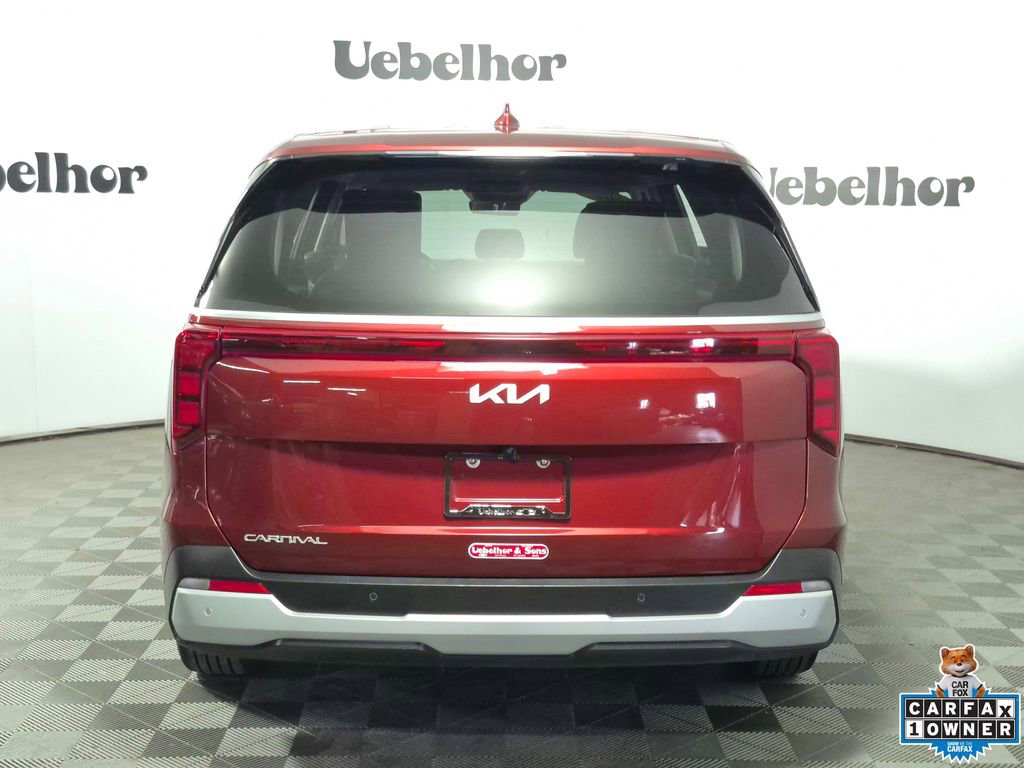 Used 2025 Kia Carnival FWD image 6