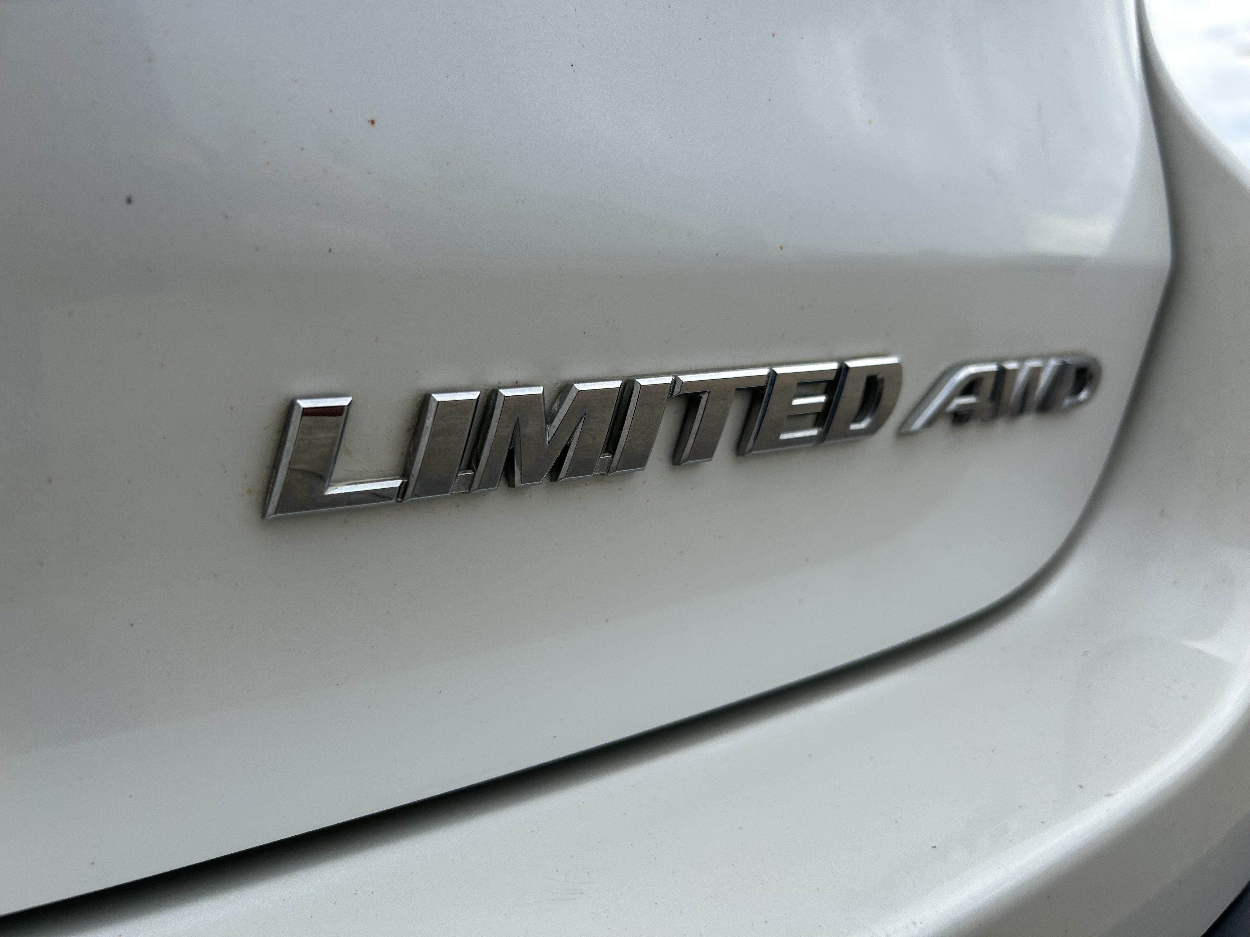 Used 2017 Toyota Highlander Limited Platinum AWD/4WD image 3