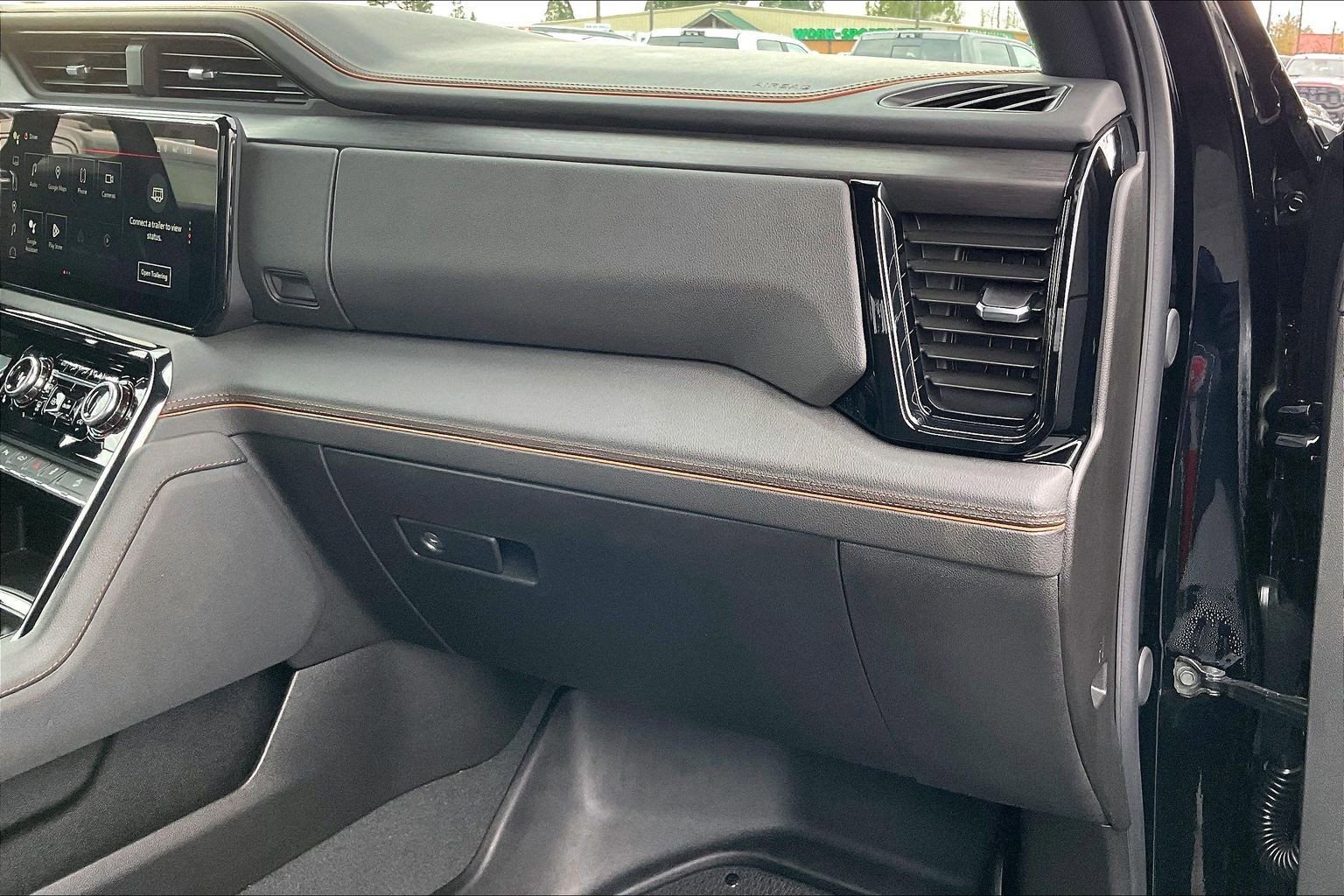 Used 2025 GMC Sierra 3500 AT4 w/ AT4 Premium Plus Package image 19