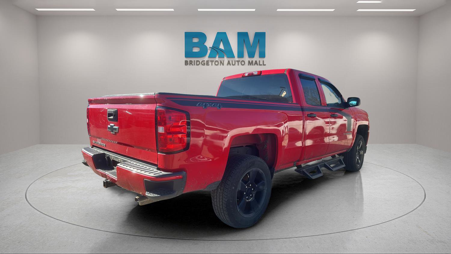 Used 2018 Chevrolet Silverado 1500 Custom w/ Custom Value Package image 7