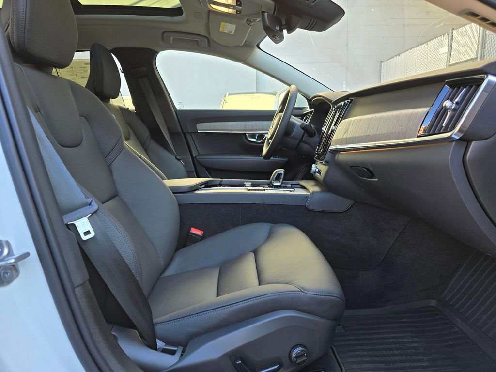 New 2025 Volvo S90 B6 Plus w/ Protection Package Premier image 10