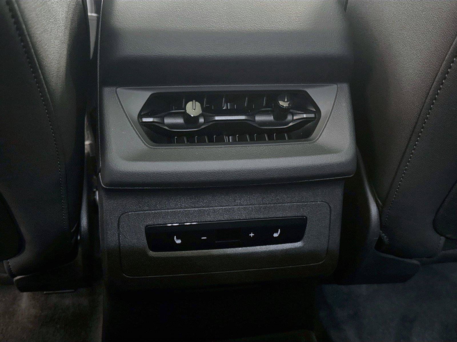 Certified 2025 Audi A6 e-tron Premium Plus w/ Premium Plus RWD image 26