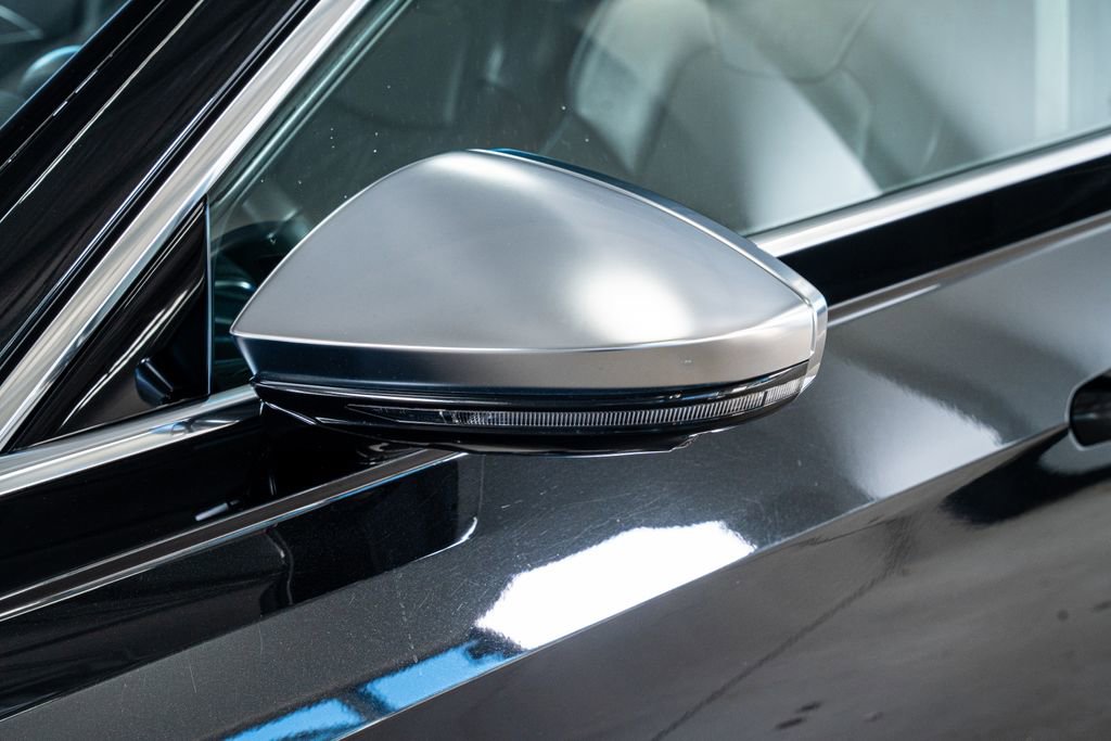 Used 2020 Audi S8 L image 21