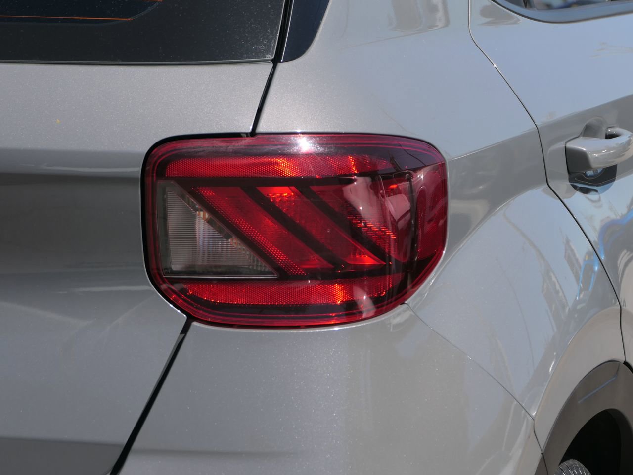 Used 2023 Hyundai Venue SEL image 4