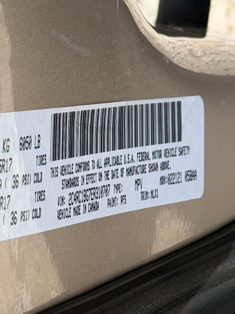 Used 2014 Chrysler Town & Country Touring FWD image 31