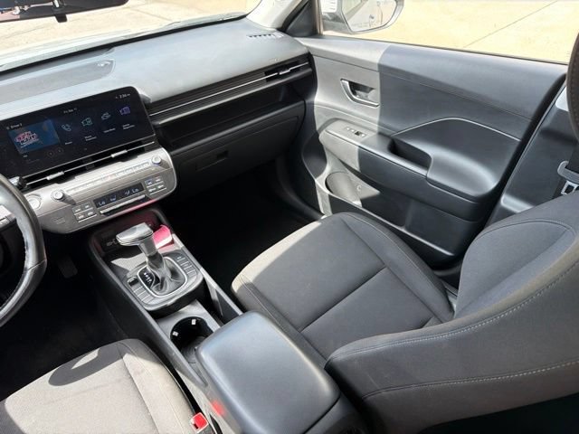 Used 2025 Hyundai Kona SEL FWD image 20