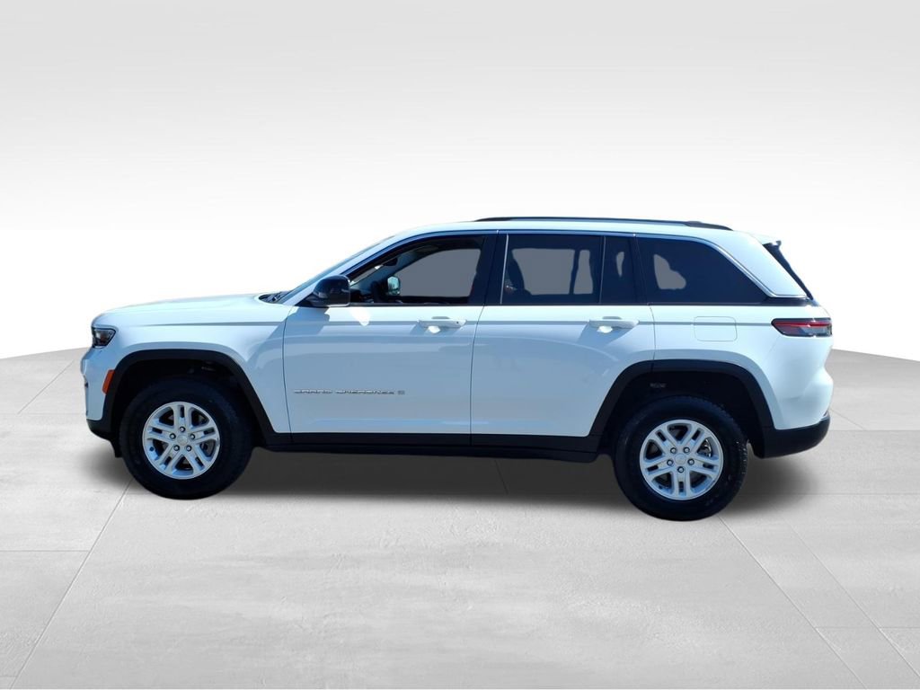 Used 2023 Jeep Grand Cherokee Laredo image 22