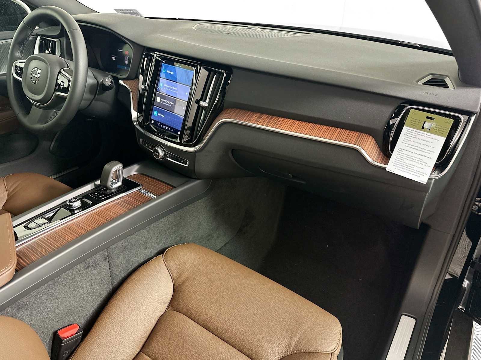 Certified 2025 Volvo V60 B5 Cross Country Plus w/ Protection Package Premier image 26