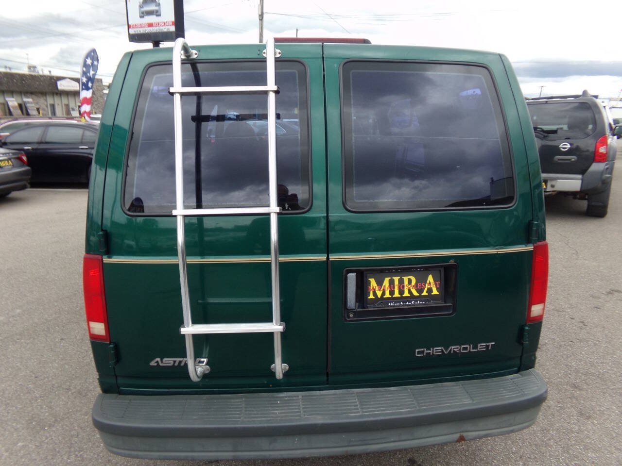 Used 1998 Chevrolet Astro w/ Convenience Group RWD image 29