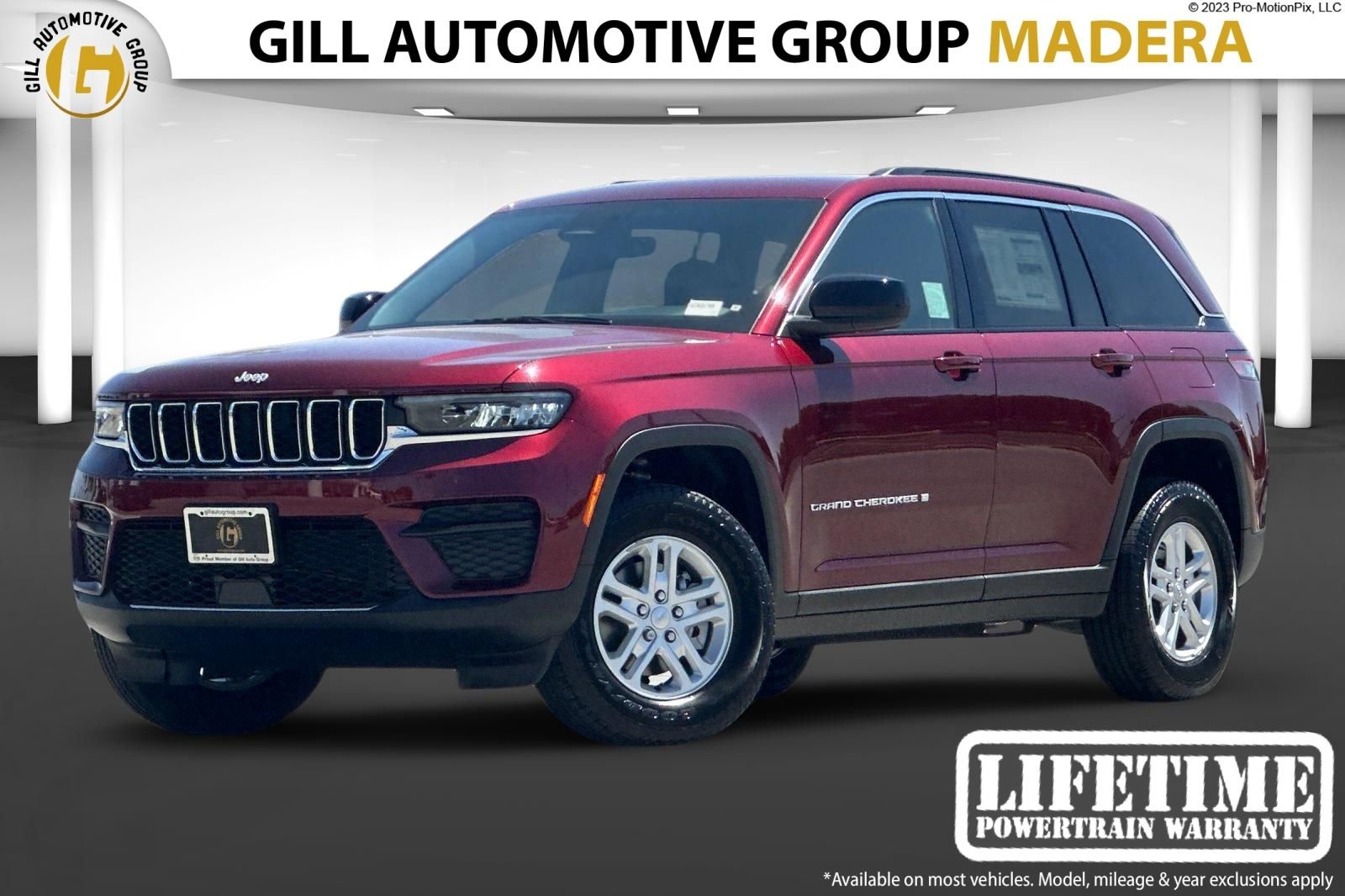 New 2025 Jeep Grand Cherokee Laredo w/ Luxury Tech Group I RWD image 1