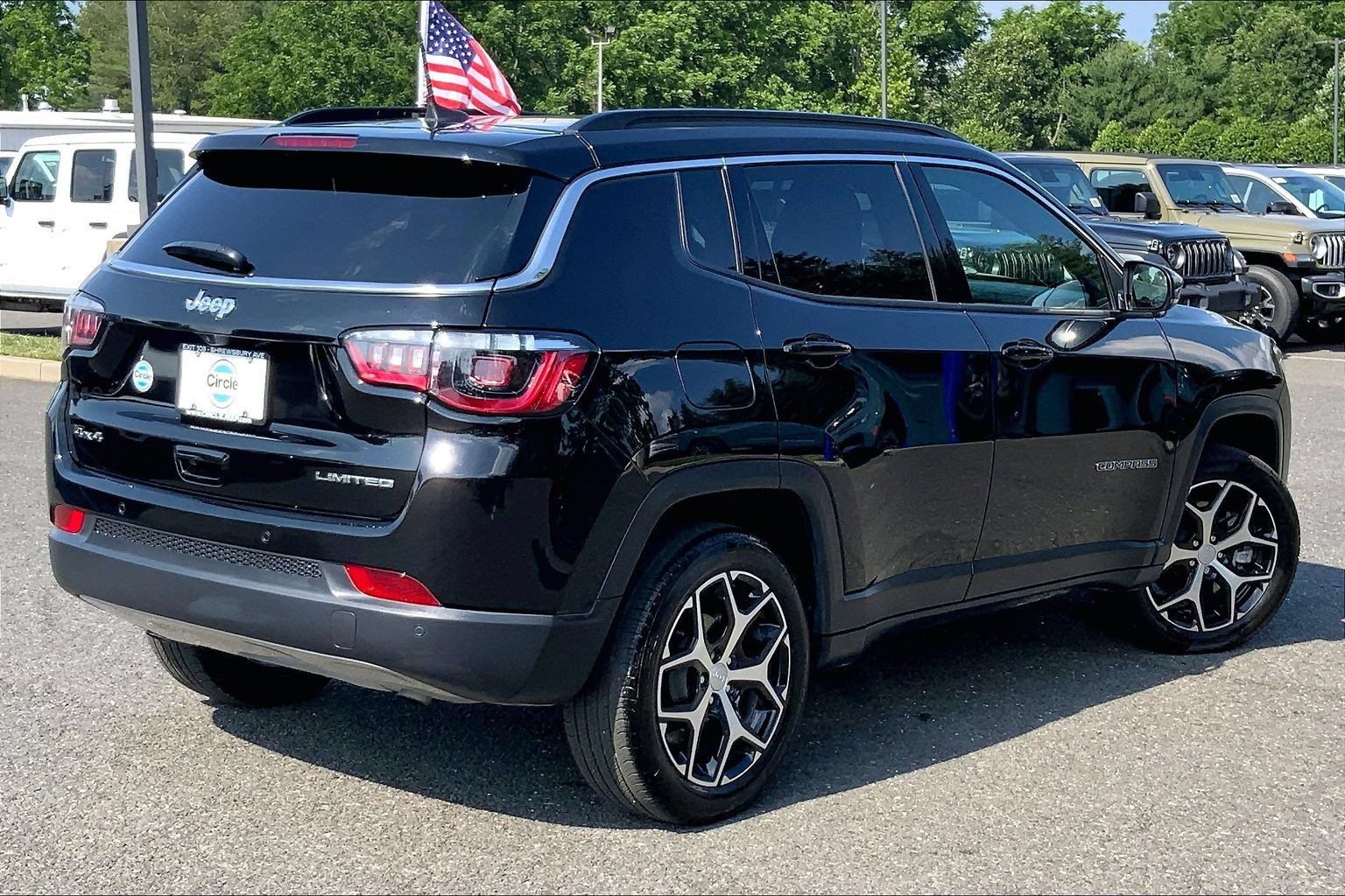 Certified 2024 Jeep Compass Limited w/ Sun and Sound Group AWD/4WD image 12