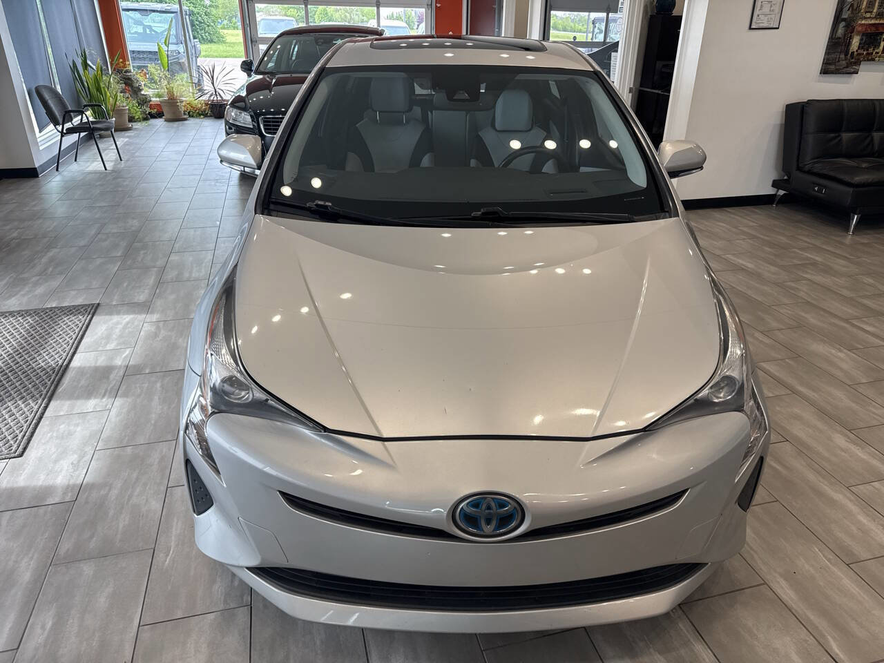 Used 2016 Toyota Prius Four w/ Advanced Technology Package FWD image 5