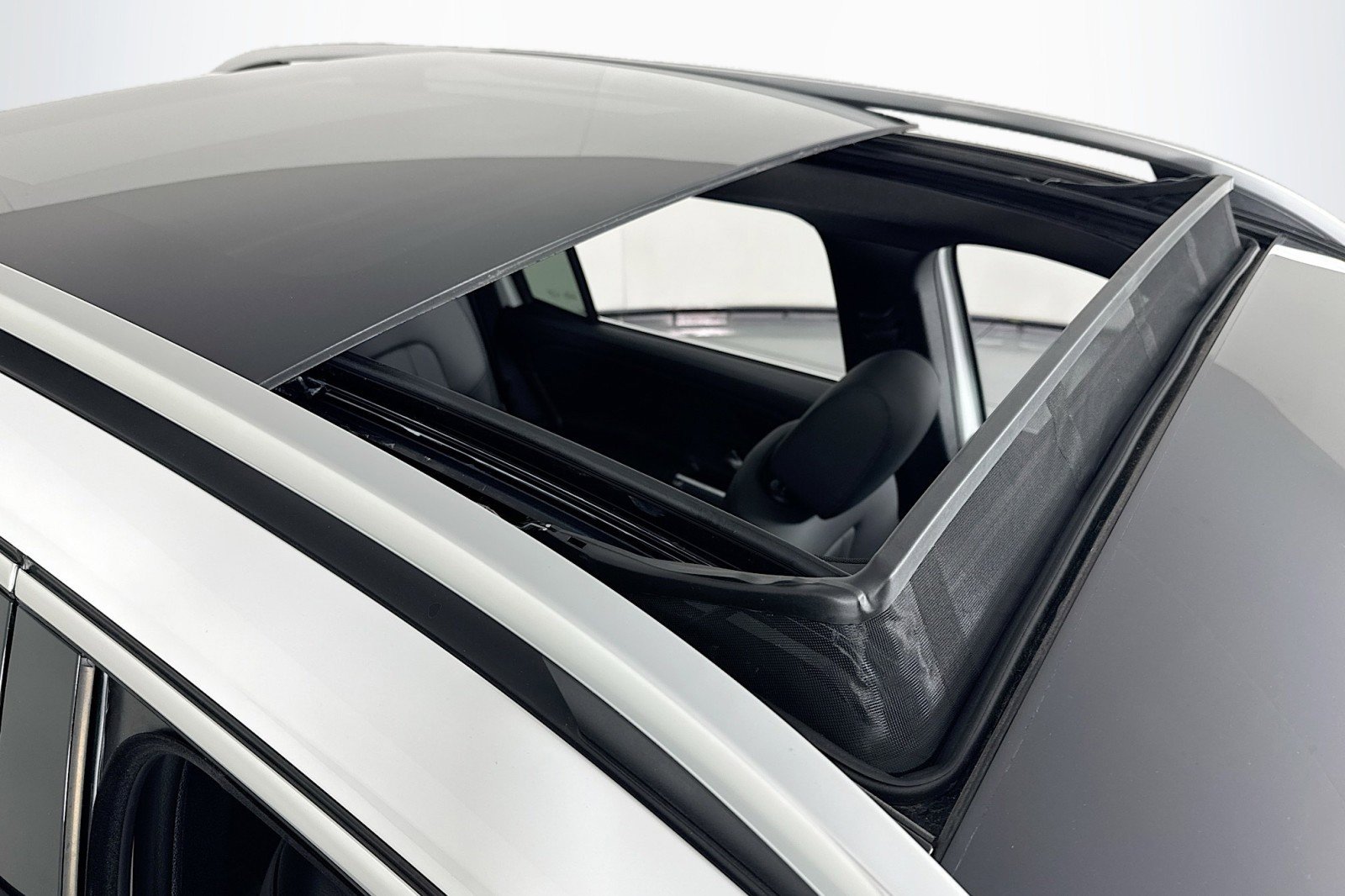 New 2026 Mercedes-Benz GLB 250 image 21