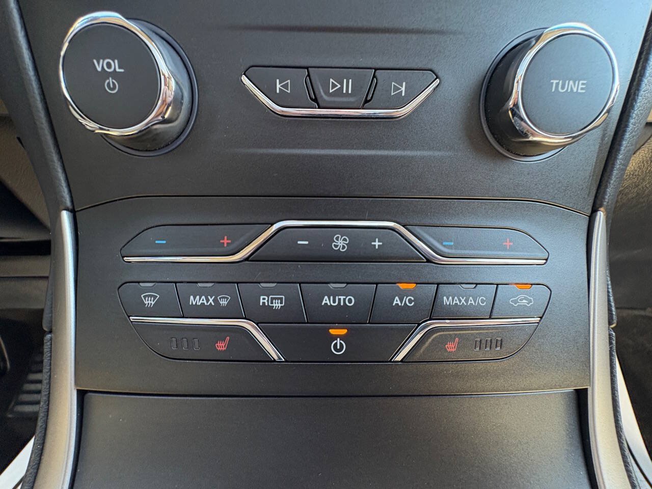 Used 2020 Ford Edge SEL w/ Convenience Package AWD/4WD image 18