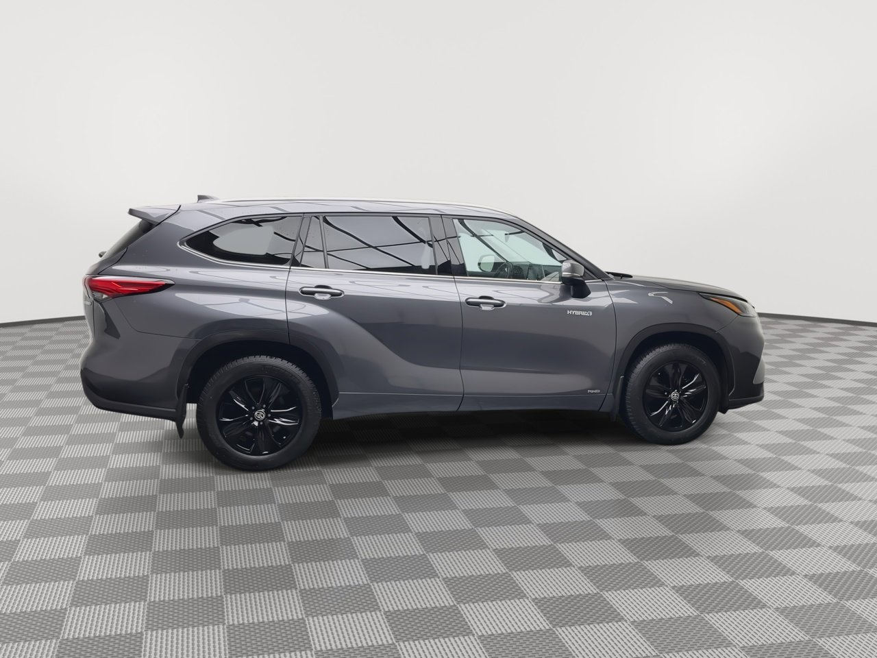 Used 2021 Toyota Highlander XLE image 40