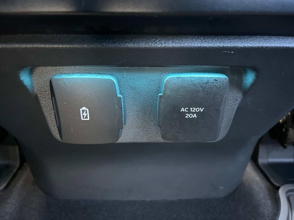 Used 2025 Ford F150 Raptor image 22