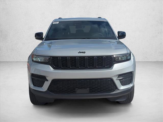 New 2025 Jeep Grand Cherokee Altitude image 5