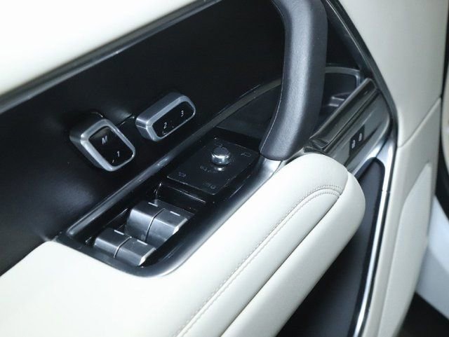 Certified 2023 Land Rover Range Rover SE AWD/4WD image 31