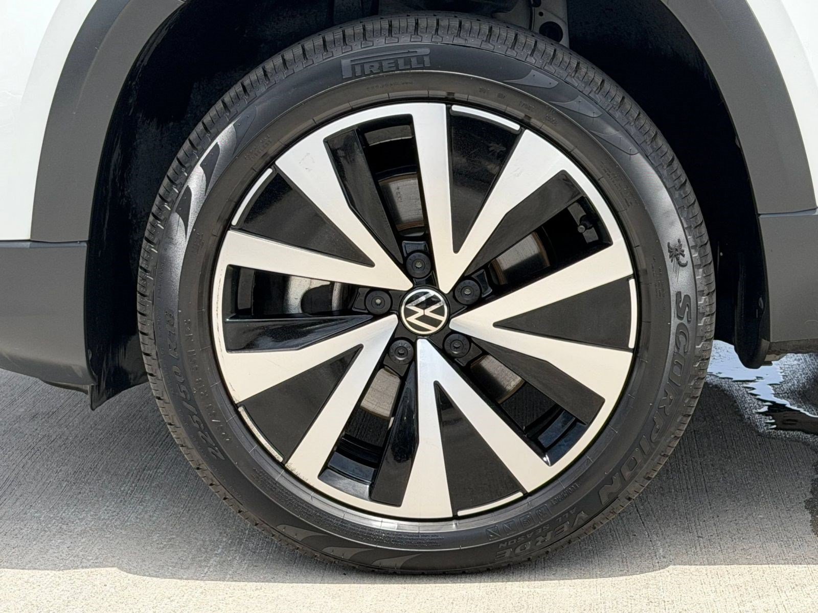 Certified 2022 Volkswagen Taos SE AWD/4WD image 11