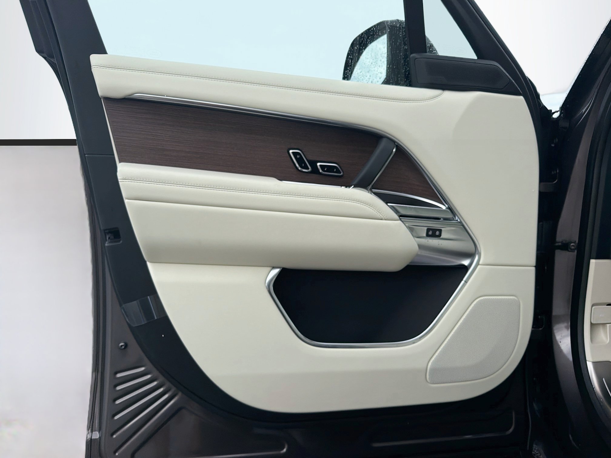 New 2026 Land Rover Range Rover SE AWD/4WD image 23