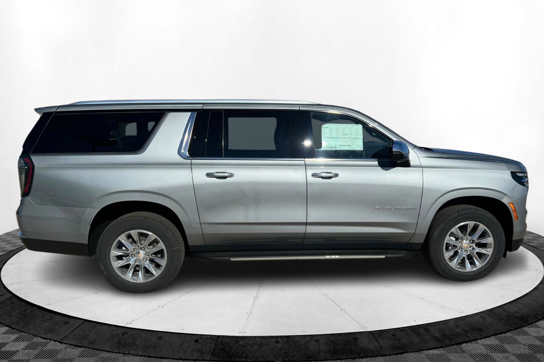 New 2026 Chevrolet Suburban Premier image 7