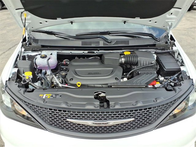 New 2026 Chrysler Voyager LX image 9