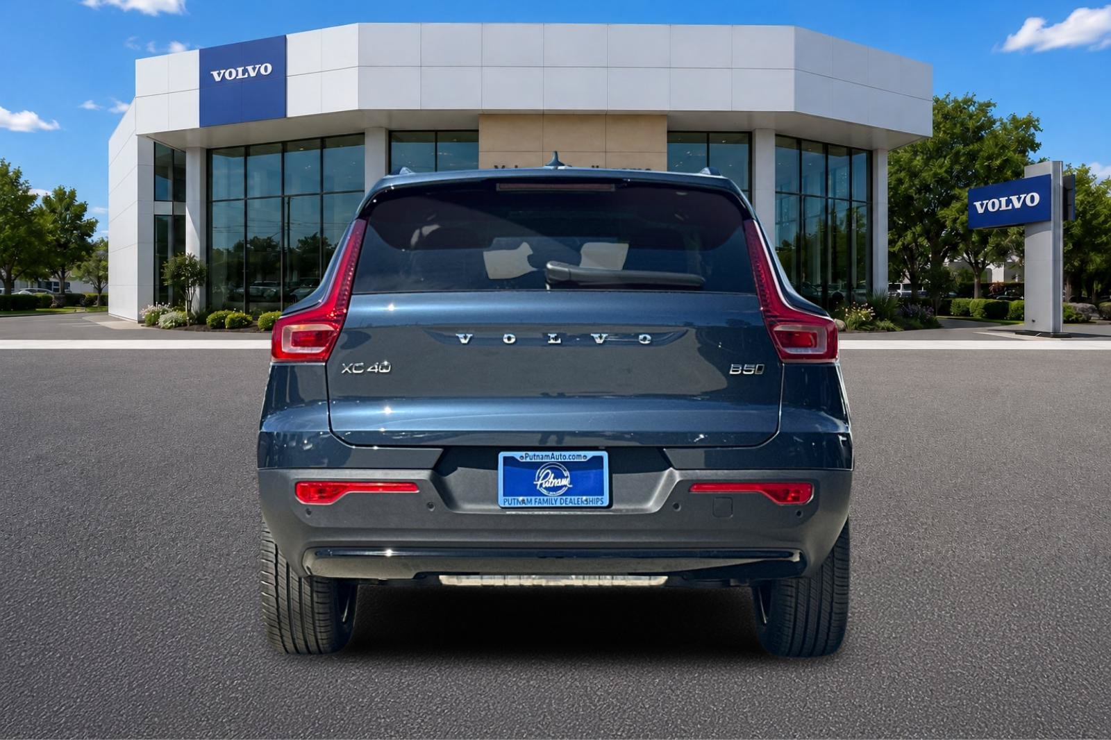 New 2026 Volvo XC40 B5 Core w/ Protection Package Premier AWD/4WD image 4